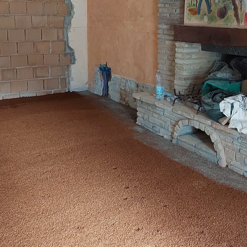 Massetto sopraelevato in Betonwood tongue&groove su granuli sughero